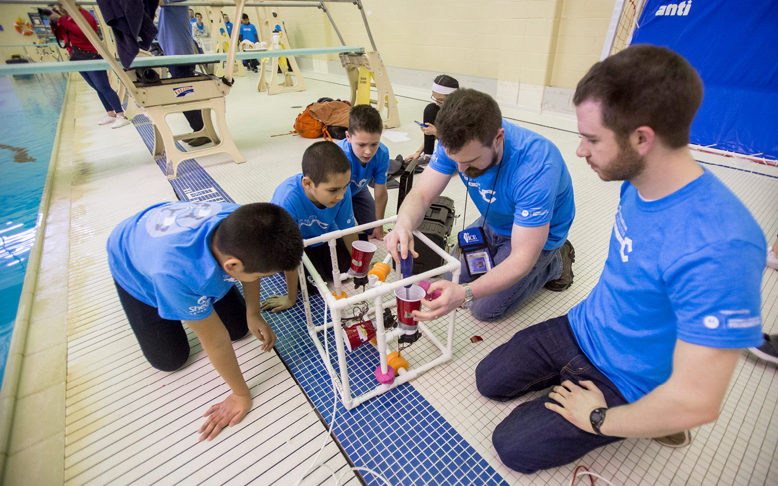 depths of discovery: shedd’s underwater rov program